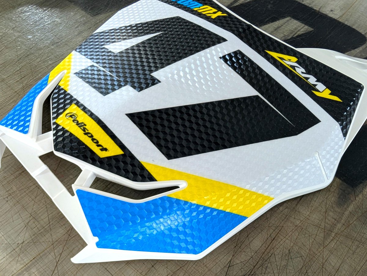 BusterNaran8mo's tweet photo. Six kits, six riders, one process. Designed, printed, laminated and fitted in-house with a 1–2 day turnaround. Yellow remains unbeatable, but pink, blue and red added variety. Suzuki plastics need a refresh? We offer templates or fully custom https://t.co/4GchtircaO