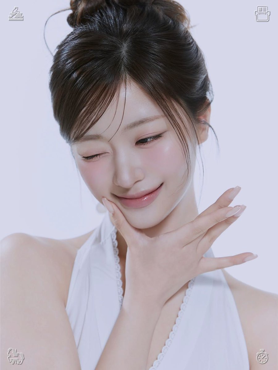PuddingPrince25's tweet photo. 👶Prepare carrot chips and sliced potatoes. “Lucky you had that umbrella with you,” Jake remarks, gesturing to hers. “I left mine behind, and by the time I walked from the bus stop, I was drenched.” Clara grins and replies, “That’s too bad. Could you use a towel?” He agre https://t.co/ps8wpKQRdb
