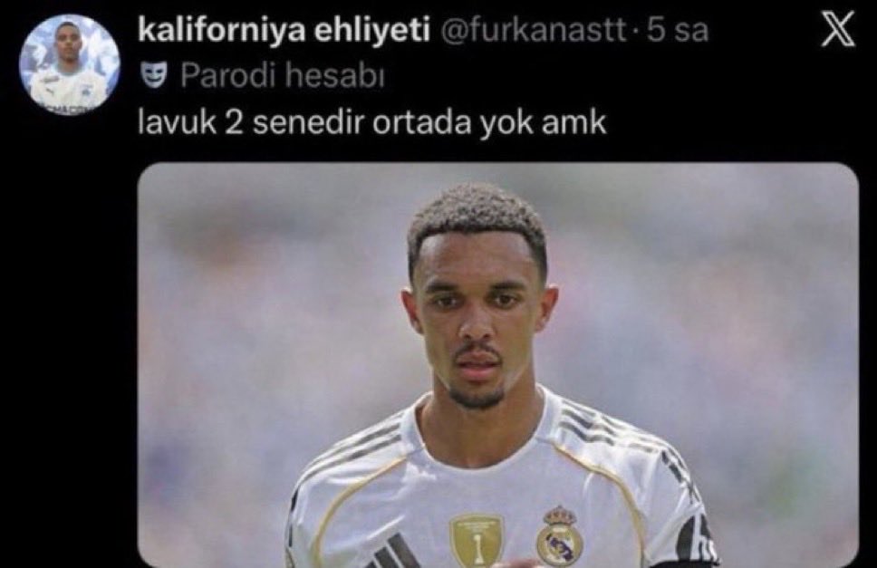 Quarebsma's tweet photo. @PrimeLacazet rekabete girecek orta saha https://t.co/gC9DoWYuN4