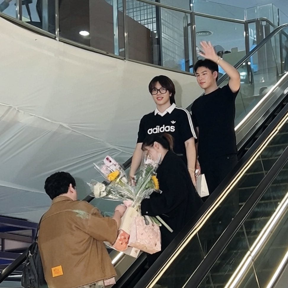 emagiiii's tweet photo. เด้กซอสน่ารักเท่าโลก!!
#saucebkk #kakagoesbackhome #jeffyjsjs #2ectasy https://t.co/nrcyzLQLI4