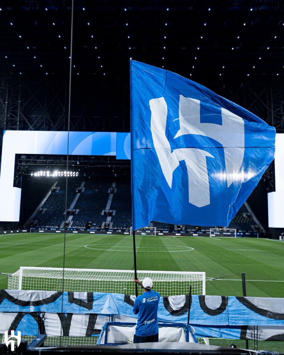 MnbrAlhilal's tweet photo. 🚨 هام لجماهير الهلال الحاضرة اليوم:

أثناء رفع التيفو راح يكون بعد سماع توجيه بالمايك وفي جهة القوة الزرقاء راح ينرفع علم الهلال كإشارة لرفع التيفو.

⚠️ التيفو راح يكون ثابت ومرفوع طول وقت العمل عشان الانترو.

لن يتم استخدام الدرمز 🥁
لن يتم استخدام الدرمز 🥁
لن يتم استخدام الدرمز 🥁