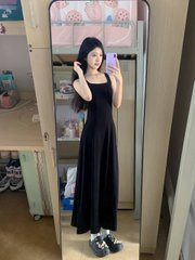 hoxcho's tweet photo. 晚上好

有谁要来锐评我18岁女大的福啊？

  心情不好来X发泄了，无🚪来就给📷 https://t.co/M6VTlITu8h