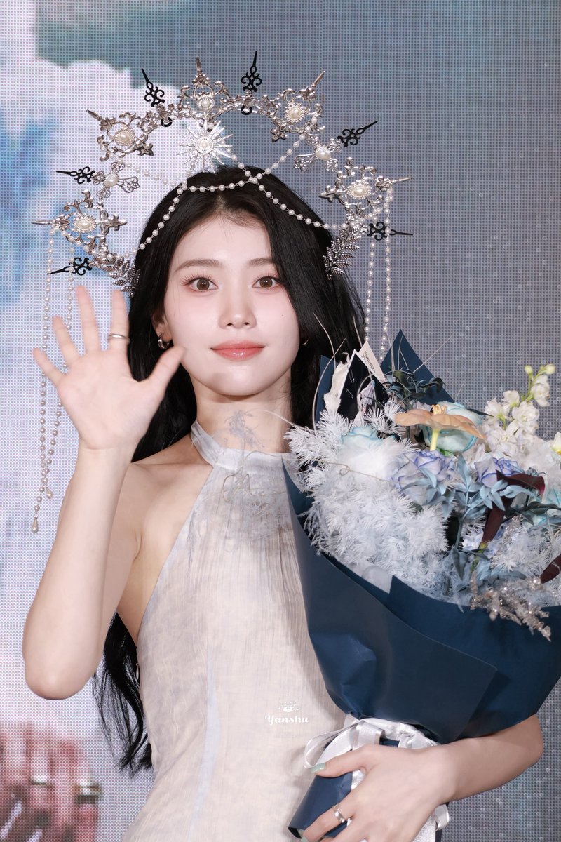MoonRiver_TING's tweet photo. 260829  Chongqing

다음에 또 만나자～/ᐠ .⸝⸝⸝. ྀིﾏ

#XIAOTING  #샤오팅 #沈小婷 #シャオティン #Kep1er #케플러 https://t.co/rrlD36zDuv