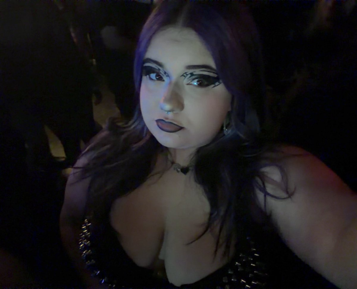 goth_succubus_'s tweet photo. HUGE ANNOUNCEMENT 
FREE fansly subscription LIMITED NUMBER. get yours now 😈

link below https://t.co/1CJHBtIbpr