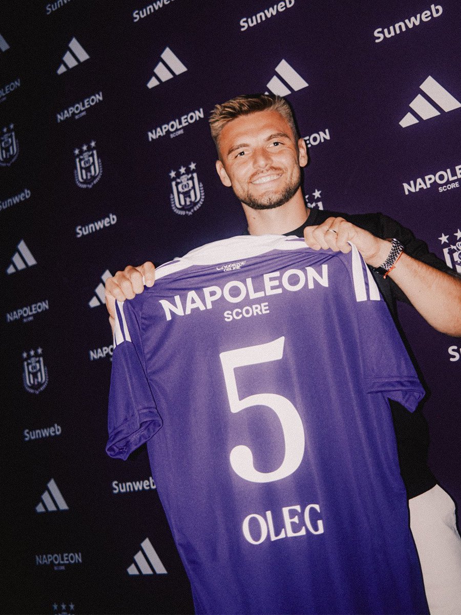 ACDAnderlecht's tweet photo. 🟣👕🇲🇩 𝐍𝐔𝐌𝐄𝐑𝐎 | Oleg Reabciuk portera le numéro 5 au RSC Anderlecht ! 💜

📸 @rscanderlecht https://t.co/QDzmll6KQN