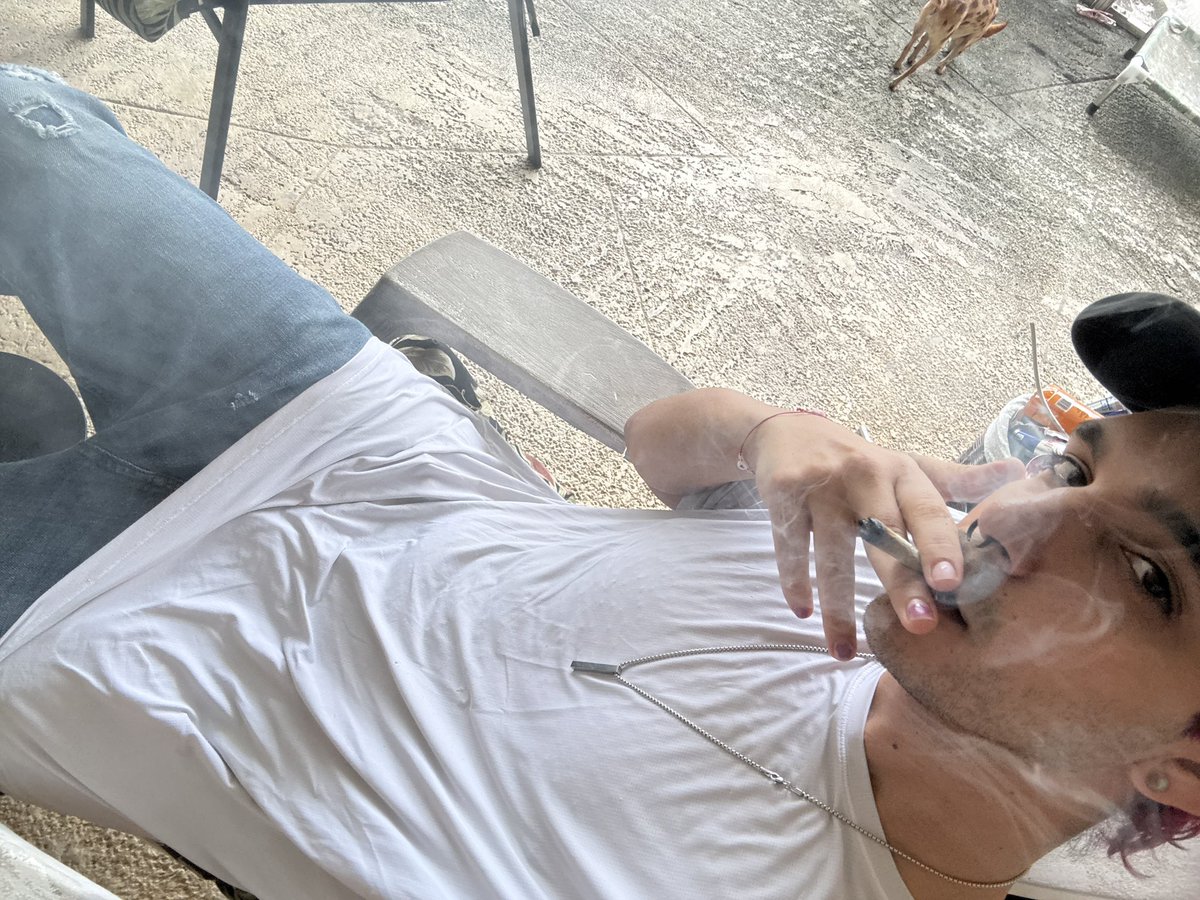 jaggedp1ll's tweet photo. who need their joints rolled and toes kissed #stoner #emoboy #eboy #piercings #alternative #altmen https://t.co/5QTjViV8hr