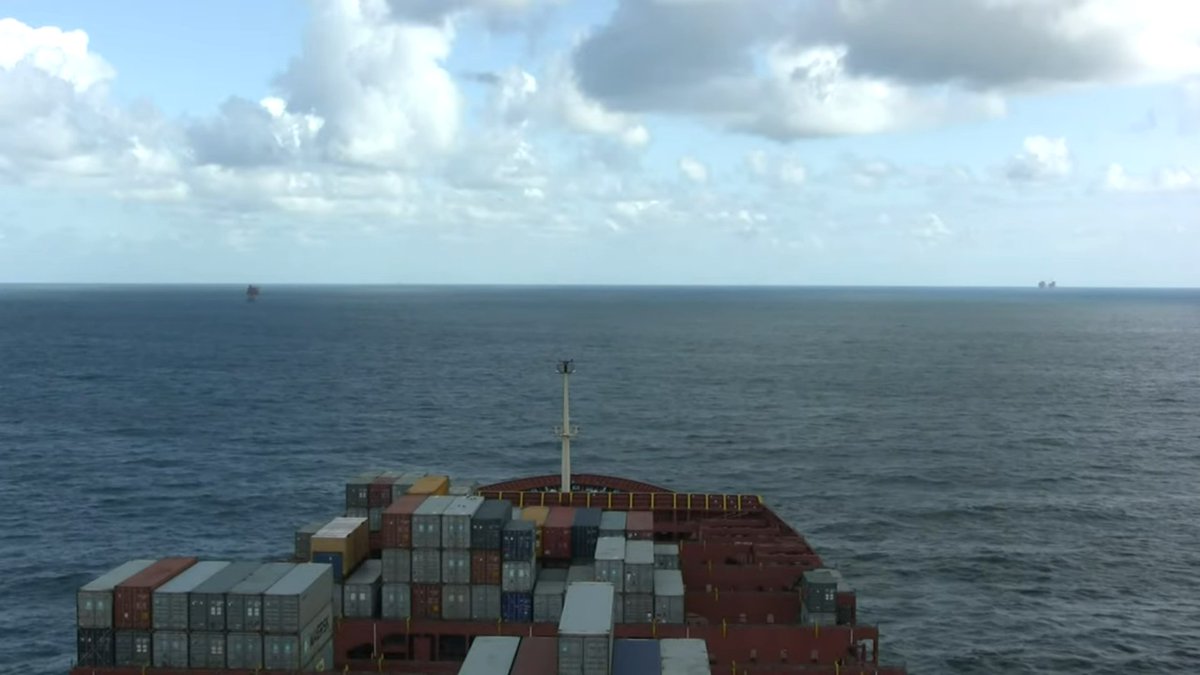 AMoonWriter's tweet photo. You know what film doesn't have production drama? Logistics (2012). This shot is 98.5 hours into the film. https://t.co/oacKVrw336