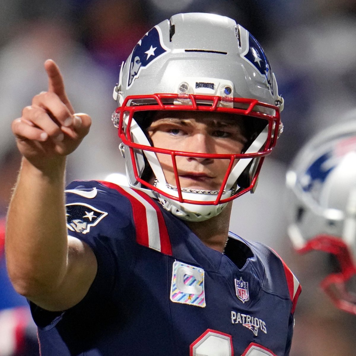 ZachGatsby's tweet photo. 🚨BREAKING: The Patriots have their 2026 captains.

🔸 QB Drake Maye
🔸 OT Morgan Moses
🔸 TE Hunter Henry
🔸 S Kevin Byard III
🔸 LB Robert Spillane
🔸 CB Marcus Jones

Those are the six wearing the ‘C’ this year. https://t.co/5VRJC7HHni