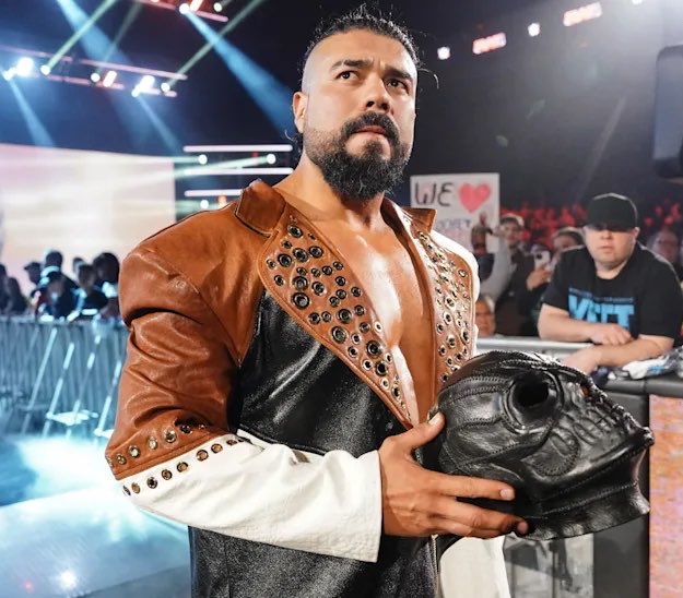 FadeAwayMedia's tweet photo. “Some Samoans don’t have the level after 20 years, but WWE still pushes them. Guys like me and Escobar didn’t get enough opportunities.”

- Andrade speaks on how Samoans get more opportunities in WWE than others. https://t.co/AjUmOAWT38