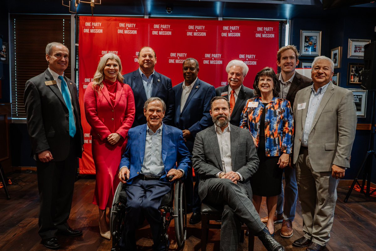 LaceyHullTx's tweet photo. I enjoyed being with the Harris County Delegation at the One Party • One Mission event supporting my campaign hosted by Governor @GregAbbott_TX and Speaker @Burrows4TX . Thank you Governor Abbott and Speaker Burrows, we so appreciate you coming to Houston! Great evening working together to keep Texas strong!
