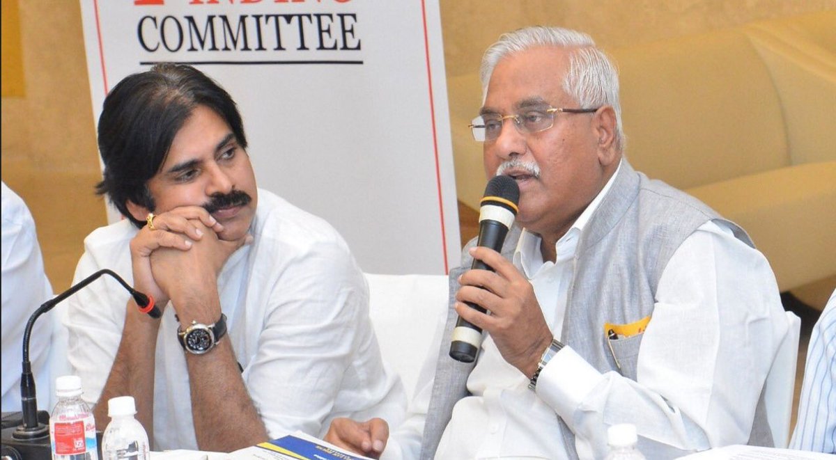 bolisetti_satya's tweet photo. శ్రీ పవన్ కళ్యాణ్ గారికి హృదయపూర్వక జన్మదిన శుభాకాంక్షలు! 

సమాజంలో మార్పు కోసం నిరంతరం అడుగులు వేస్తూ, భవిష్యత్ భారత రాజకీయాలను ధైర్యంగా ఎదుర్కొనేలా యువతను చైతన్యపరుస్తూ ముందుకు నడిపిస్తున్న జననేత...

ఆంధ్రప్రదేశ్ పంచాయతీరాజ్ వ్యవస్థను దేశంలోనే ఆదర్శంగా నిలిపేందుకు కృషి చేస్తున్న కర్మయోగి...

ప్రపంచ పర్యావరణ పరిరక్షణ సూచీలో మన మాతృభూమి అట్టడుగు స్థాయిలో ఉన్న ఈ తరుణంలో, భూమిని రక్షించిన శ్రీ మహావిష్ణువు వరాహావతార స్ఫూర్తితో, ఈ జన్మదినాన దేశాన్ని పట్టి పీడిస్తున్న కాలుష్య మహాసముద్రం నుంచి కాపాడేందుకు ఒక బృహత్తర పర్యావరణ పరిరక్షణ దీక్షను మీరు చేపట్టాలని నా ప్రగాఢ ఆకాంక్ష.

హరిద్వార్‌లో ప్రొఫెసర్ జి.డి. అగర్వాల్ గారి ప్రథమ వర్ధంతి సందర్భంగా మీరు చేసిన పవిత్ర సంకల్పాన్ని స్ఫూర్తిగా తీసుకుని, దాన్ని కార్యరూపంలోకి తీసుకువెళ్లాలని మనసారా కోరుకుంటున్నాను.

ప్రపంచవ్యాప్తంగా ఉన్న మీ కోట్లాది మంది అభిమానుల అజేయ శక్తిని ఒకే వేదికపైకి తీసుకువచ్చి, దేశ ప్రగతితో పాటు ప్రకృతి, నదులు, అడవులు, జలవనరుల పరిరక్షణ కోసం ఒక మహోద్యమానికి మీరు అగ్రభాగాన నిలవాలని ఆకాంక్షిస్తున్నాను.

మీ నాయకత్వంలో సాధించే ఈ విజయాల కీర్తి అజరామరంగా నిలిచిపోవాలని, దేశానికి, సమాజానికి, ప్రకృతికి మీరు మరింత సేవ చేసే శక్తిని భగవంతుడు ప్రసాదించాలని కోరుకుంటున్నాను.

సమస్త విజయాలతో, సంపూర్ణ ఆయురారోగ్యాలతో చిరకాలం వర్ధిల్లాలని మనసారా అభిలషిస్తున్నాను. ✊🙏

@PawanKalyan @APDeputyCMO 
founder of @JanaSenaParty #HBDPawanKalyan @watermanofindia @mvrsastry