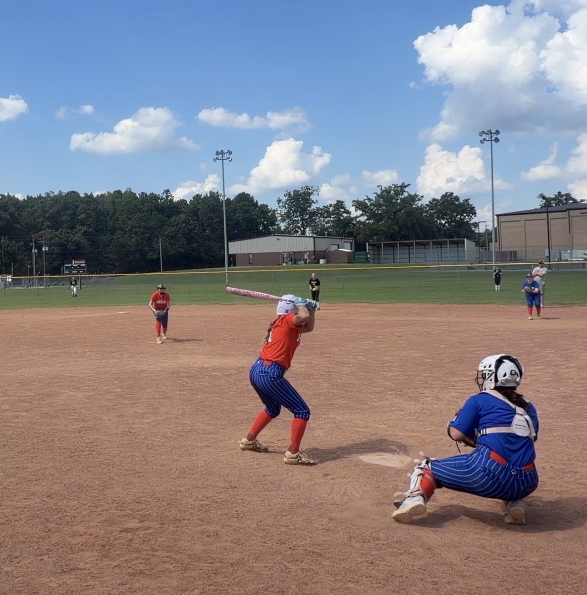 SBullington11's tweet photo. This past weekend we held our first team practice, it was a long hot day but it was also super rewarding to get to spend the day together as one team. I am excited about this season and what this team is capable of💙🧡 #mojo #2030 #softball #oneteam
#letsgo https://t.co/1QOs7Eu0u7