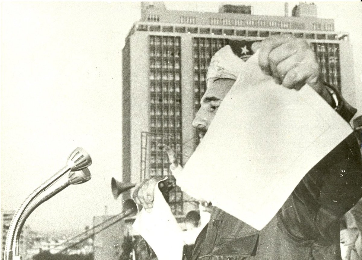 FSoldadodeIdeas's tweet photo. #FidelCastro pronuncia discurso donde da a conocer la "Primera Declaración de La Habana", el 2 de septiembre de 1960.

https://t.co/QcmpugRWrT
#100AñosConFidel #Cuba  #SomosContinuidad #RevoluciónCubana https://t.co/HfcY4MoRmR