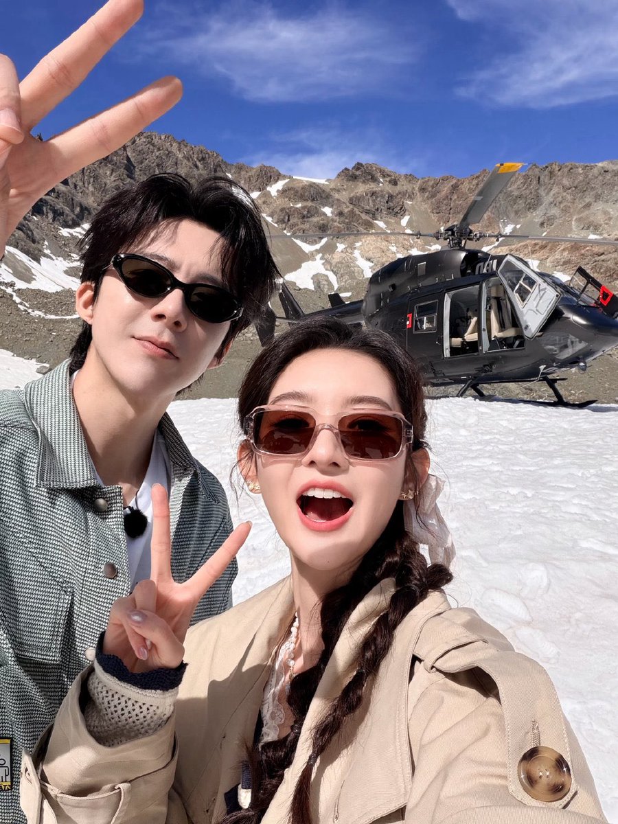 yzuwen's tweet photo. Ning-ge, oh come on… another smart person?! 😂♡ Not only are you ridiculously smart, but somehow you’re also good at everything. How is that fair?! It’s seriously making me jealous. ミ https://t.co/SkqmiizSBW