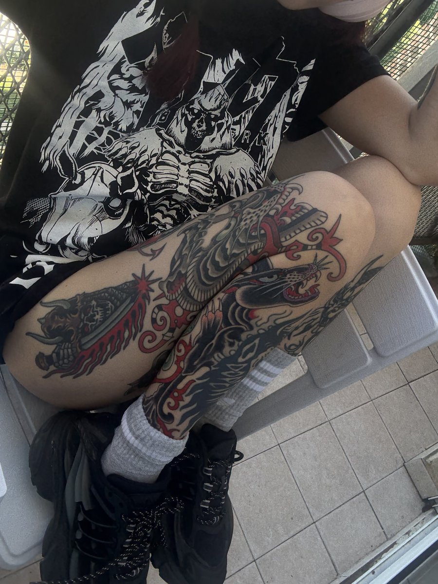 404malwarekitty's tweet photo. los mejores tatuajes se los vas a ver a una piba random en moron NUNCA a un cheto de capital https://t.co/SPkqfuTxeq