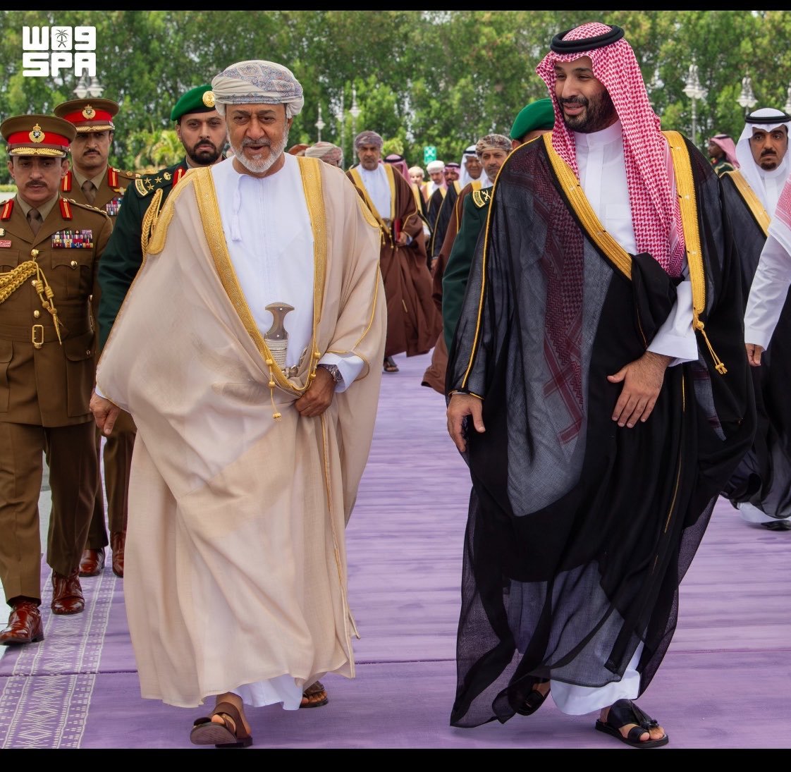 noOoraA3535's tweet photo. @AzizbagBag #ولي_العهد
@AzizbagBag
في جدة تتجدد معاني الأخوة بين المملكة وسلطنة عُمان، باستقبال سمو سيدي ولي العهد لجلالة السلطان هيثم بن طارق. لقاء يعكس عمق العلاقات وحرص القيادتين على ترسيخ التعاون وتعزيز الروابط بين البلدين الشقيقين. حفظ الله قيادتي البلدين وأدام بينهما الخير والمحبة... https://t.co/0eieEWg8p5