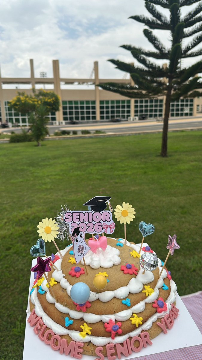 Ko_j57's tweet photo. هل التخرج حقيقه ؟ نعمممممم 
سنة التخرج كذا تبدأ🎉🎓 https://t.co/i9SSib9qov