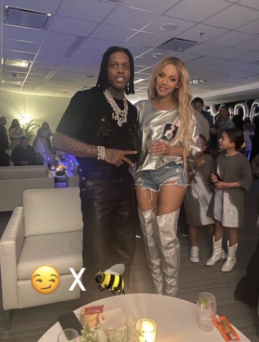 FruityYonce's tweet photo. Just remembered Beyoncé knows lil durk and let him perform on her birthday https://t.co/beAWAtpJxt