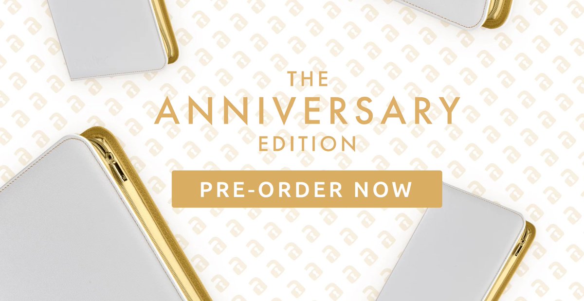 PokemonDealsTCG's tweet photo. New Vault X Binders for Pokemon 30th Anniversary up for Preorder

➡️https://t.co/C6zp6I8RMv

Use code DEALSTCG10 for 10% off First Orders. Options Include 4-Pocket, 9-Pocket, 12-Pocket, and 16-Pocket Zipper Binders.

Just 500 of each size will be limited "chase" versions - numbered 001/500 to 500/500 - distributed at random.

#Pokemon #PokemonTCG #AD