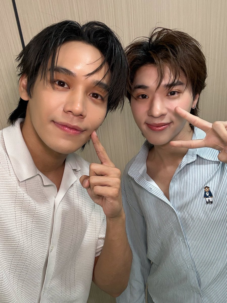 wabisabiTH's tweet photo. ขอขอบคุณทางแบรนด์ @baojiofficial มากๆเลยนะคะ ที่ชวน “เงิน-โอ๊ต” มาร่วมไลฟ์ในวันนี้ สนุกมากเลยค่า5555555 และขอบคุณ #ชูก้า ทางหน้าจอด้วยนะคะ คืนนี้นอนหลับฝันดีค่าา

EXCLUSIVE LIVE WITH NGERNOAT
#BAOJILivexNgernOat https://t.co/g8Tq7E7yUt