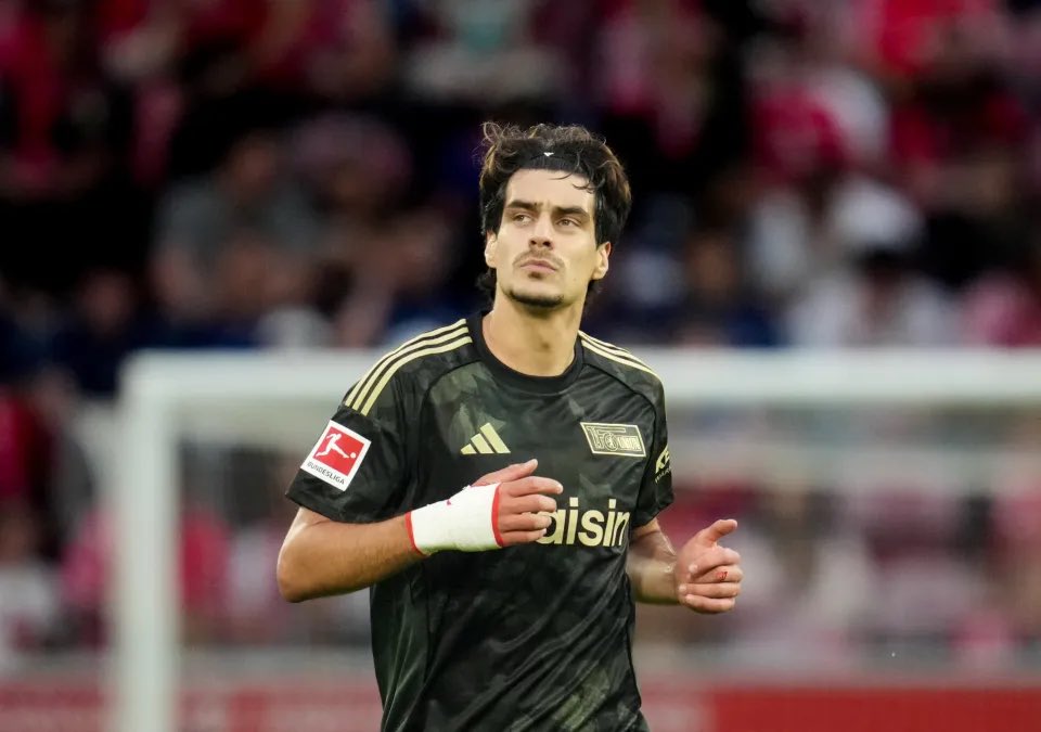 iljackmora's tweet photo. 🚨 Il @TorinoFC_1906 prova il colpo Diogo #Leite (come riporta @DiMarzio), svincolato dopo l’esperienza all’@fcunion: si può fare anche a mercato finito.
👉 Rimane sempre in piedi la pista #Luperto, molto più complessa man mano che il tempo passa. #Ebosse dovrebbe rimanere all’@Udinese_1896, Ricardo #Rodriguez resta sullo sfondo, ma entrambi sono distanti dal Toro in questo momento.
Sì stanno valutando anche altri profili.
@Toro_Zone
#Torino #TorinoFc #calciomercato #transfers