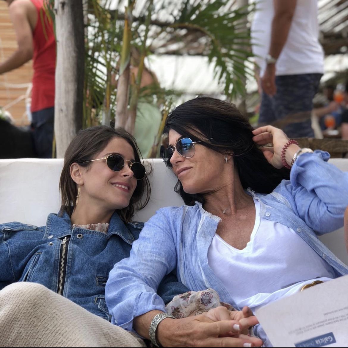 tininewsdaily's tweet photo. Connie Ansaldi relata que la mamá de TINI le estaba haciendo borrar los tatuajes para "Ser mas fina". https://t.co/J91LtTODKN