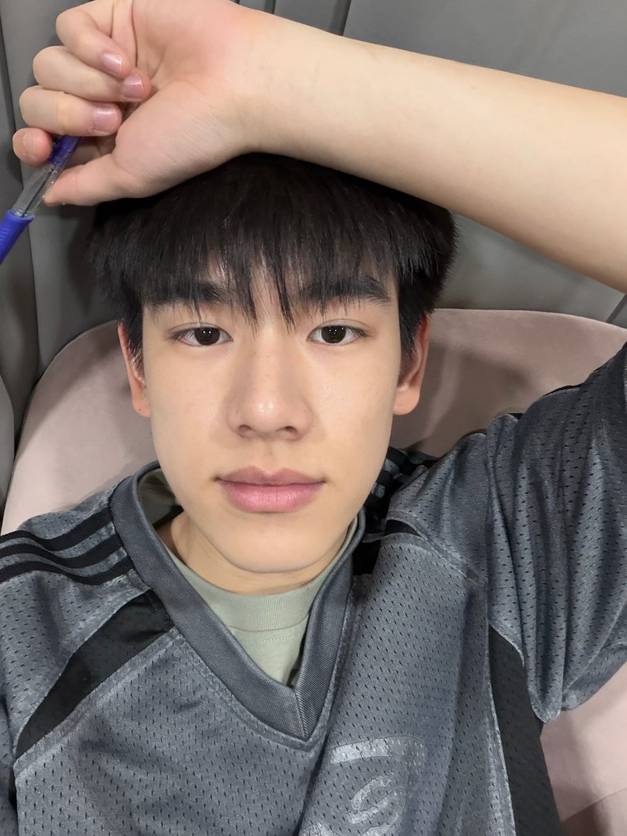 ujeenayp_'s tweet photo. กรู๊ดไนค์งับบ ผมเริ่มยาวละ เดี๋ยวจะไปตัดแย่วว
#ujeenayp_ https://t.co/iohwMx78T7