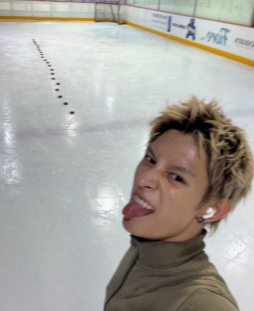 zhaoyufinesheyt's tweet photo. James weverse post: 

🐈 Reminding myself 🏒
        Find peace in the chaos

Awe he came home with his 1st love 🥺 https://t.co/ubcauobhG2