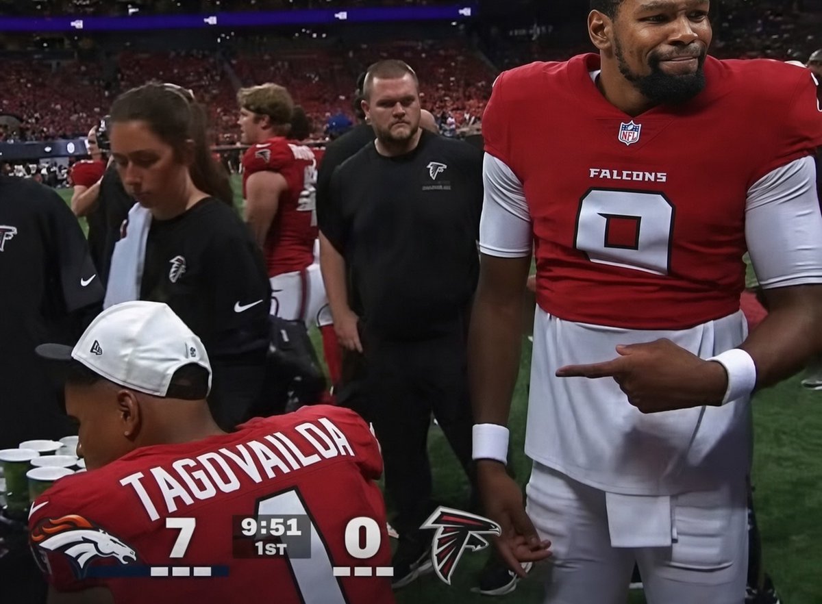 ChadFisher's tweet photo. Kevin Durant when he sees Tua forget to switch to his burner. https://t.co/yeChxl1nTZ