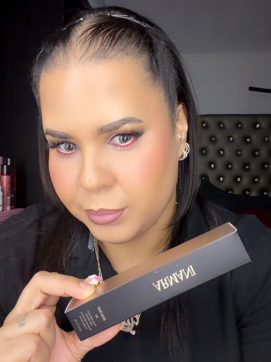aragbn's tweet photo. Lightweight tint for hot summer days. Your skin will be skinning. Good skincare + good skin prep = a good makeup day. Makeup by @supergirl_1000 @supergbeauty https://t.co/txCDo4m2Yj