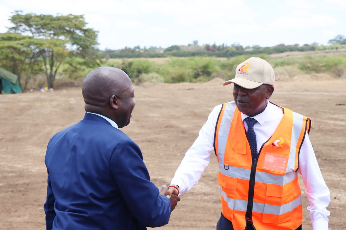 KenyaRailways_'s tweet photo. The land acquisition process for the Naivasha-Kisumu Standard Gauge Railway (SGR) Phase 2B project is now underway, with gazettement, inspection and valuation of affected land parcels ongoing. https://t.co/x8xn9JlRfa