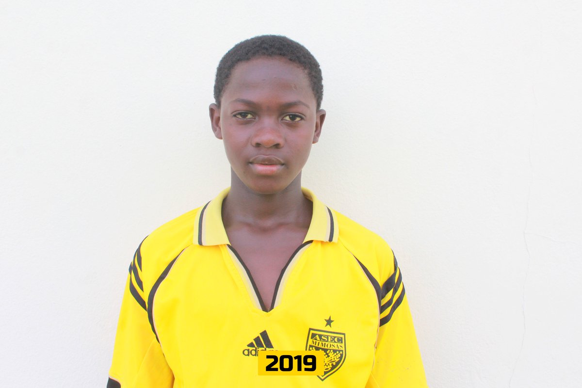 ASECMimosas's tweet photo. 💛🖤 SOULEYMANE FOFANA REJOINT LE FC ANNECY

Une nouvelle étape s’ouvre dans la carrière de Souleymane Fofana. Le milieu de terrain de l’ASEC Mimosas s’est officiellement engagé avec le FC Annecy, pensionnaire de Ligue 2 française, jusqu’en 2030.

Arrivé à l’Académie MimoSifcom en décembre 2018, « Solo » a franchi tous les échelons de la formation jaune et noir, de l’Académie à l’équipe réserve, avant de s’imposer chez les professionnels.

La saison 2025-2026 aura été celle de la consécration. Avec 16 buts, Souleymane Fofana a terminé meilleur buteur de l’ASEC Mimosas et a été désigné meilleur joueur de la saison en Côte d’Ivoire.

Après plusieurs saisons sous les couleurs jaune et noir, le jeune milieu de terrain de 20 ans poursuit désormais sa progression en France.

L’ASEC Mimosas lui souhaite pleine réussite dans cette nouvelle aventure et le remercie pour son engagement et les moments forts vécus sous le maillot des Mimos.

Bonne chance, Solo ! 💛🖤🇫🇷