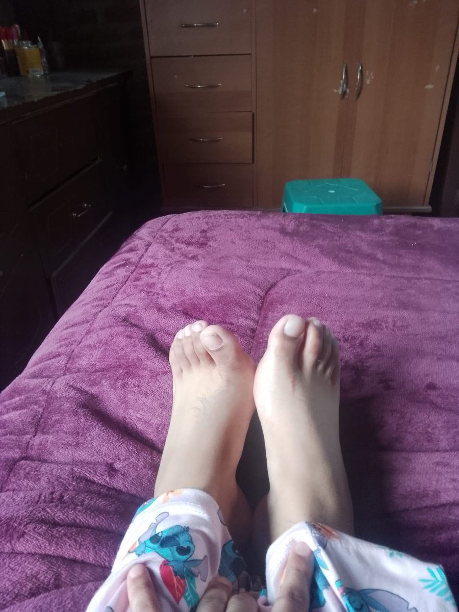 Jessicavazqded's tweet photo. Día de pies les gustan 😏 
#❤️siganme https://t.co/4pelqmHHIa