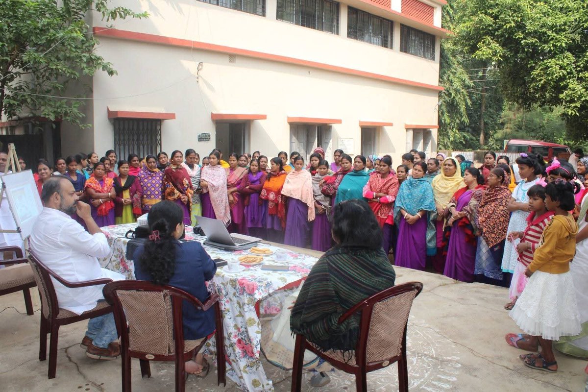 eicsbir13's tweet photo. Candle march with ASHA, Anganwadi and others as a campaign against Child marriage at Birbhum district,West Bangal.
#ChildMarriageFreeIndia #childmarriagefreeworld
#JustRightsIndia
#BalVivahMuktBharat
#Bhuwan_Ribhu https://t.co/ZJmZNDYX5y