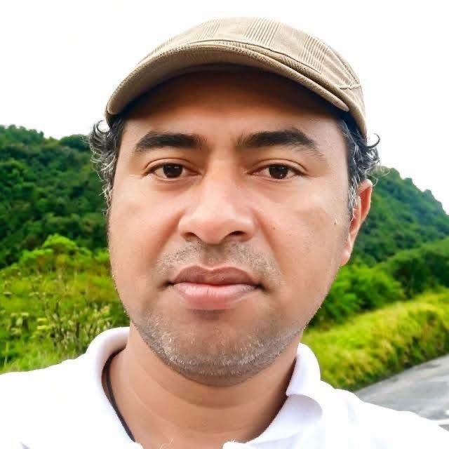 petrogustavo's tweet photo. Han asesinado a los compañeros James Flor y María Ovidia Palechor, líderes sociales del campesinado y comunitarios en Cajibío Cauca. 

Ambos amigos personales mios y militantes del pacto Histórico.

Se configura un nuevo paramilitarismo en la zona  nla respuesta es la organización popular alnmás alto nivel.

Debo advertirle a Abelardo, que antes de dejar ser presidente deje una denuncia contra el por la perseguido contra un grupo civil con identidad política, delito de lesa humanidad. 

Bajo mis derechos como presidente y bajo la ley colombiana que es el estatuto de roma, la denuncia se interpuso en la Corte Penal Internacional.