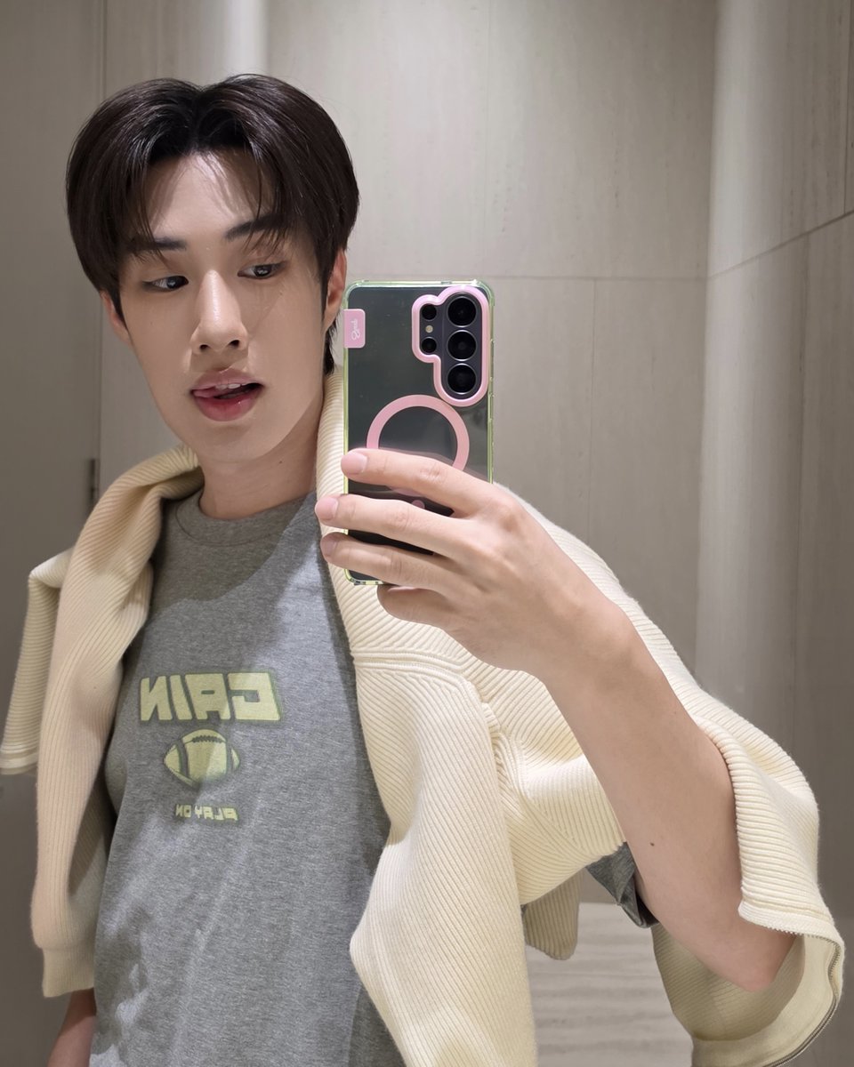 Applesheepth's tweet photo. รอบค่ำครับ 🤭 🤭

#TleFirstone #เติ้ลเฟิร์สวัน #TLE_mtm #Firstone https://t.co/P8eiL8UZwX