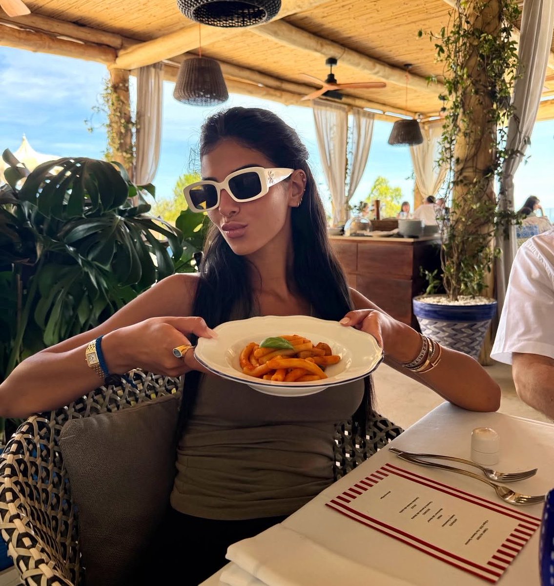 ISIT0V3RN0WW's tweet photo. Somewhere in Italy, enjoying THE food. 💚 https://t.co/ZEUlTCB9Km