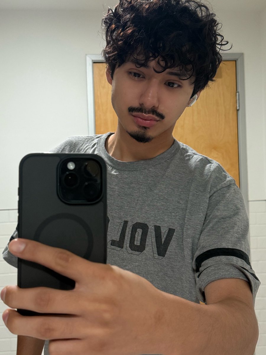 tokerboi's tweet photo. already over the day :/ https://t.co/58S3jyB9Oh