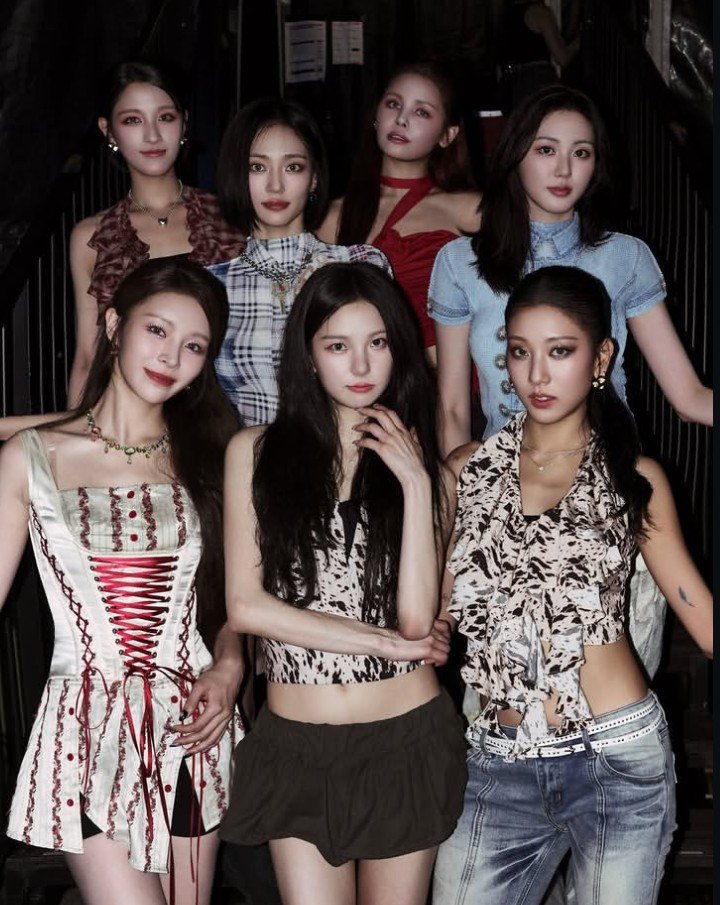 geonxaz's tweet photo. #clc ot7 💜 https://t.co/u0Qt7k6zOj