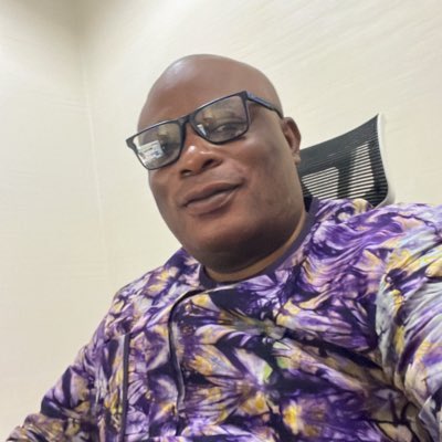 fimlex2's tweet photo. Which person papa be this???😭😭😂 https://t.co/CqyA5E6rID