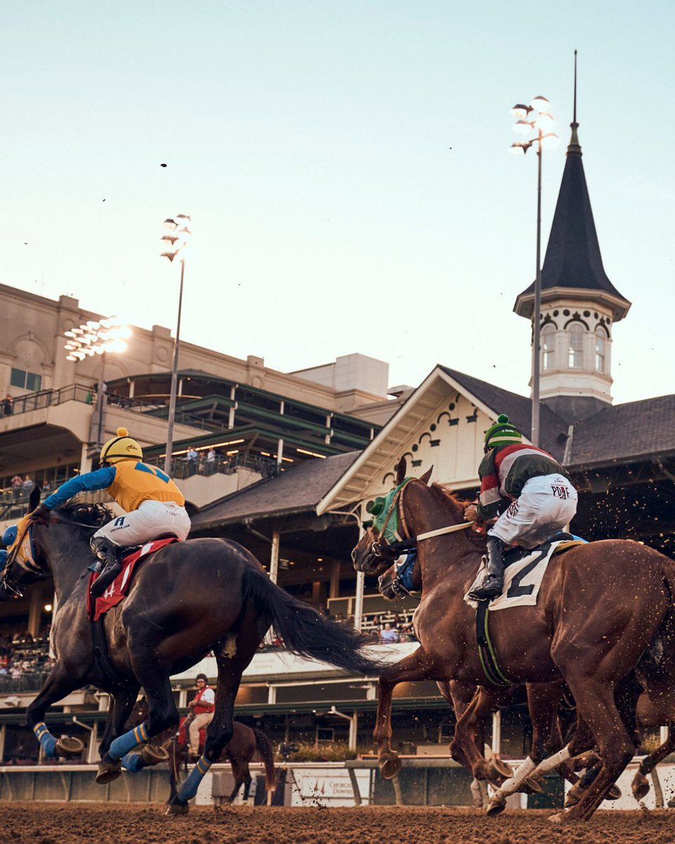 ChurchillDowns's tweet photo. Happy September 1st to those who celebrate.

Get the betting slips ready, grab a cold one, and start sharpening those handicapping skills. 

September means one thing: racing is back at Churchill Downs for the Fall Meet. https://t.co/eQriCqAAIB