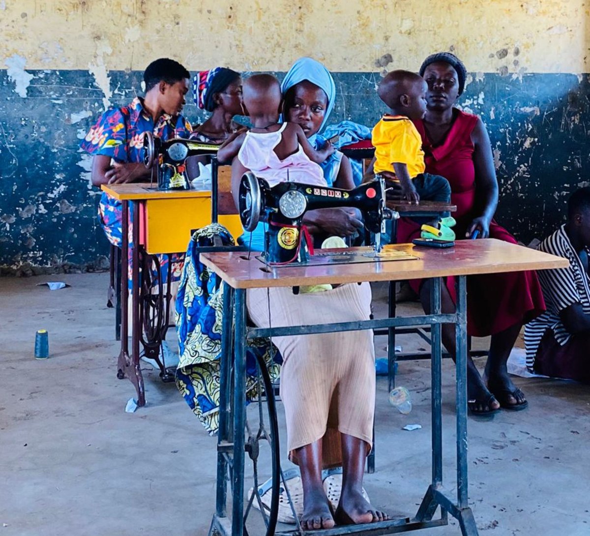 GreenHomeOrg's tweet photo. At our Girls &amp; Women Reunion in Katwe-Kabatoro, we encouraged young mothers to embrace skills like tailoring for economic empowerment and to consider returning to school to build a brighter future. 💜
#GHOWD  #GirlsEducation #empoweringwomen #girlsfirstfund https://t.co/CTuo8DPAxf