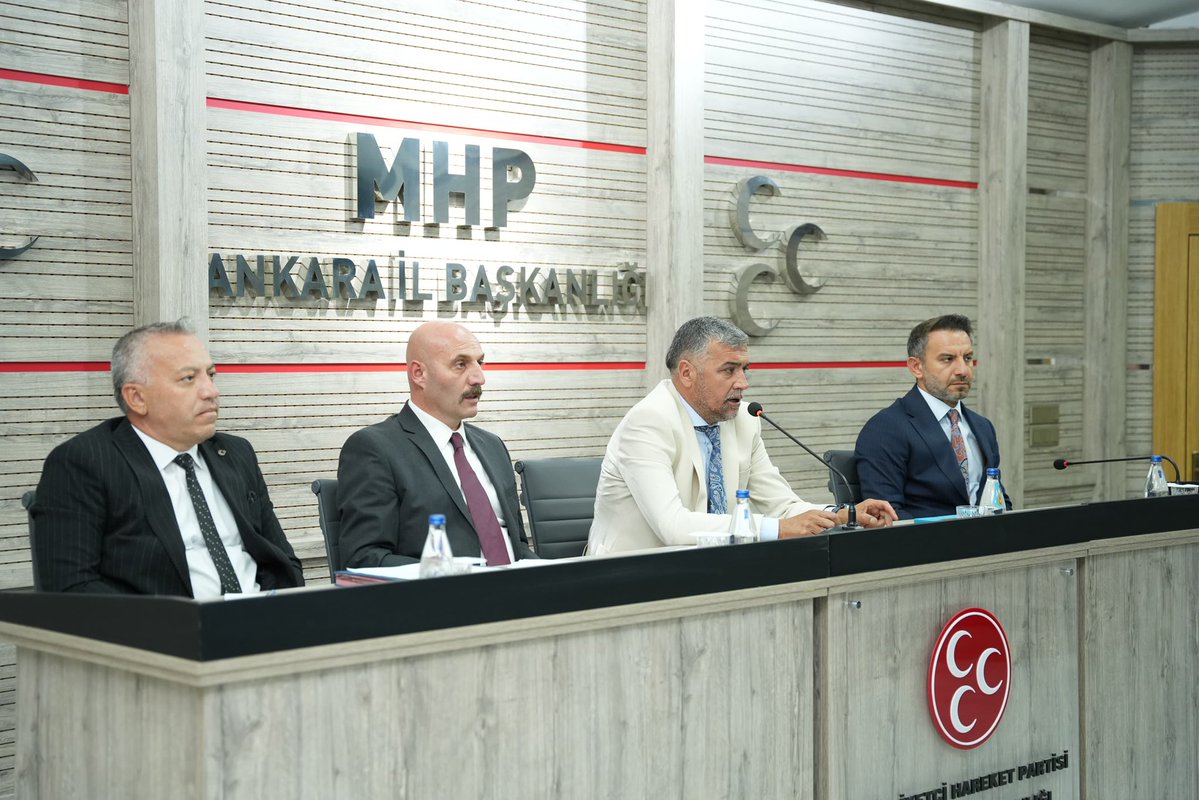 MhpAnkara06's tweet photo. İl Başkanımız Sn. Alparslan Doğan, İl Yönetim Kurulu Üyelerimiz ve İlçe Başkanlarımız ile istişare toplantısı gerçekleştirdi.

Bilge Liderimiz, Genel Başkanımız Sn. Devlet Bahçeli Beyefendi’nin emrinde durmadan, yorulmadan çalışmaya devam edeceğiz. https://t.co/i86qVVdvPj