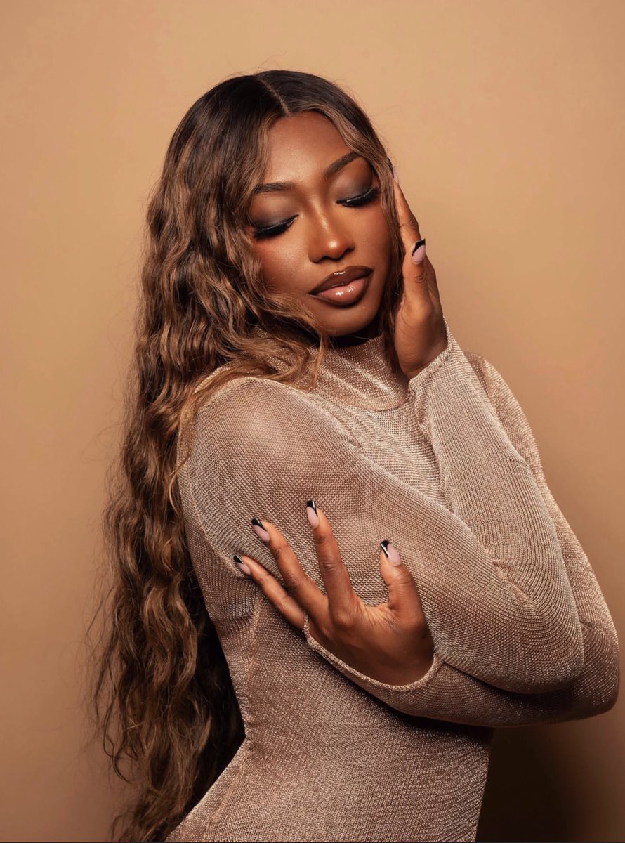 AniyaCore's tweet photo. Aniya GAGS in a new Instagram post!
ANIYA FOR ELLE https://t.co/teOtEHK3Fk
