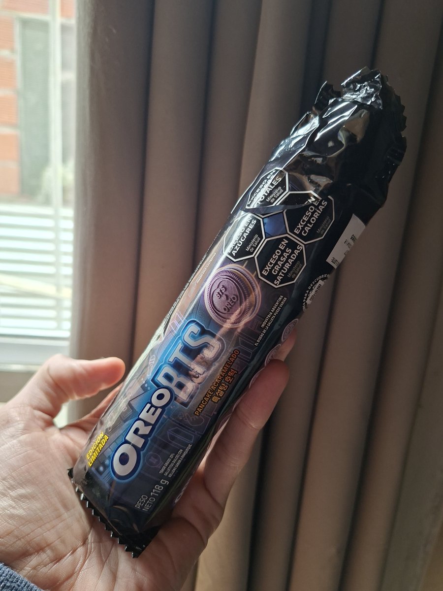 ayalaezeok's tweet photo. Acabo de probar estas Oreos colaboración con BTS, la verdad una garcha y tienen como gusto a quemado... no sé son raras, no las volvería a comprar 🫣
#Oreos https://t.co/5OTU16XdP8