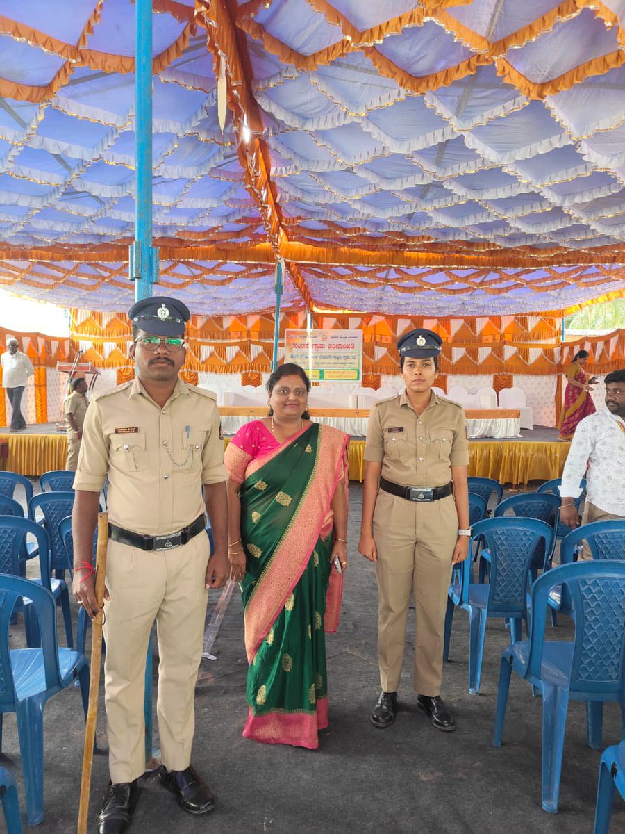 BannerghattaPS's tweet photo. ಬನ್ನೇರುಘಟ್ಟ ಪೊಲೀಸ್ ಠಾಣಾ ಸರಹದ್ದಿನ ಮಂಟಪ ಗ್ರಾಮದಲ್ಲಿ ಹಮ್ಮಿಕೊಂಡಂತಹ ಗ್ರಾಮ ಸಭೆಗೆ ಸೂಕ್ತ ಪೋಲಿಸ್ ಬಂದೋಬಸ್ತ್ ಮಾಡಲಾಯಿತು. https://t.co/cOQckwpv9K