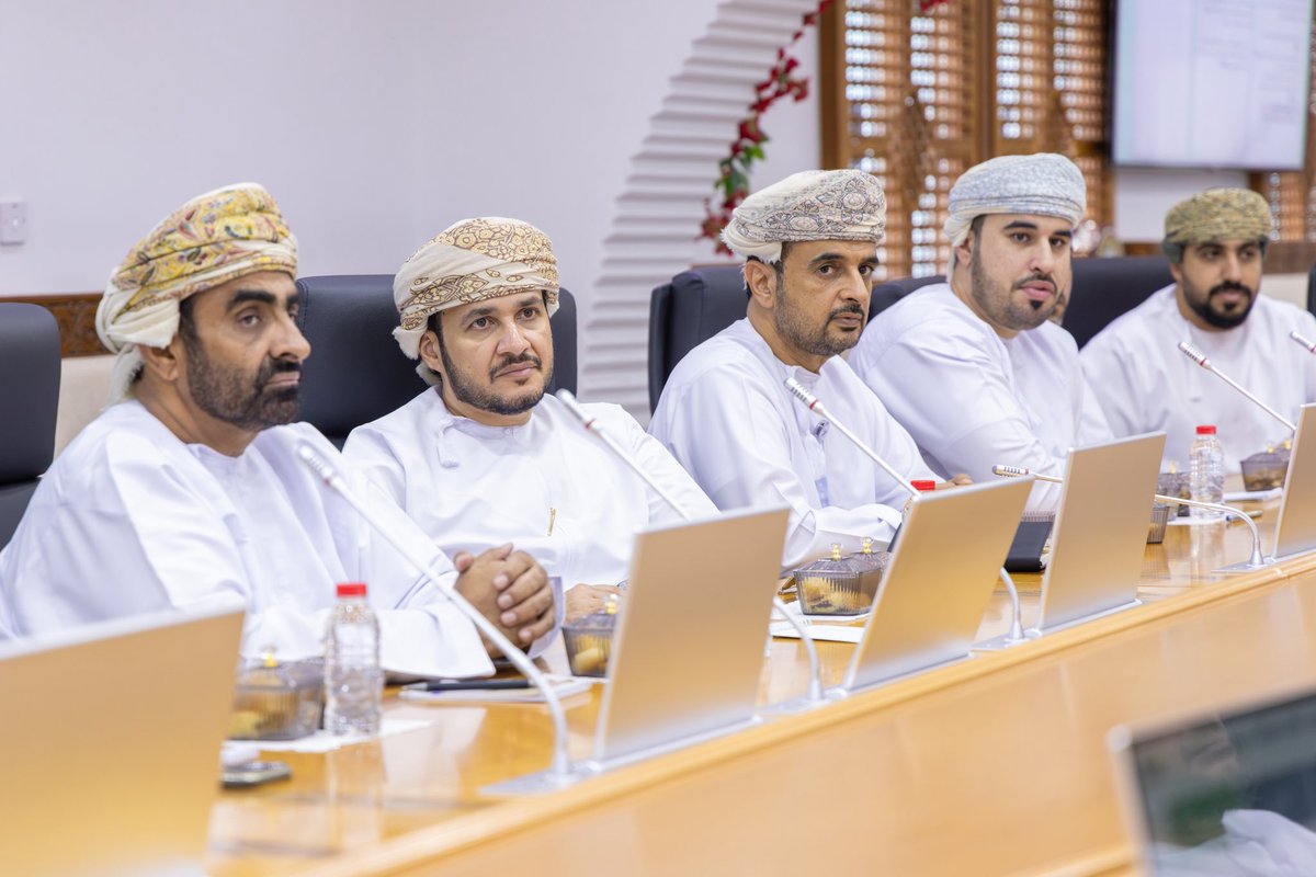 Rikanoman's tweet photo. خطوة جديدة لتعزيز الشراكة التنموية في شمال الباطنة، حيث التقى سعادة محمد بن سليمان الكندي، محافظ شمال الباطنة، بالشيخ المهندس محمد بن أحمد الغريبي الرئيس التنفيذي وأعضاء من الإدارة التنفيذية لرِكان. وركز اللقاء على تحويل جهود المسؤولية الاجتماعية في قطاع الطاقة إلى مشاريع أكثر تكاملاً واستدامة، بما يلامس احتياجات المجتمع ويعزز أثرها التنموي.
#رِكان_للإنسان #نتكامل_لأجل_الإنسان #شمال_الباطنة #أثر_تنموي
From North Al Batinah, we continue working with our partners to direct social responsibility efforts in the energy sector toward projects that are more sustainable and closer to community needs. #RikanForPeople #TogetherForPeople #NorthAlBatinah