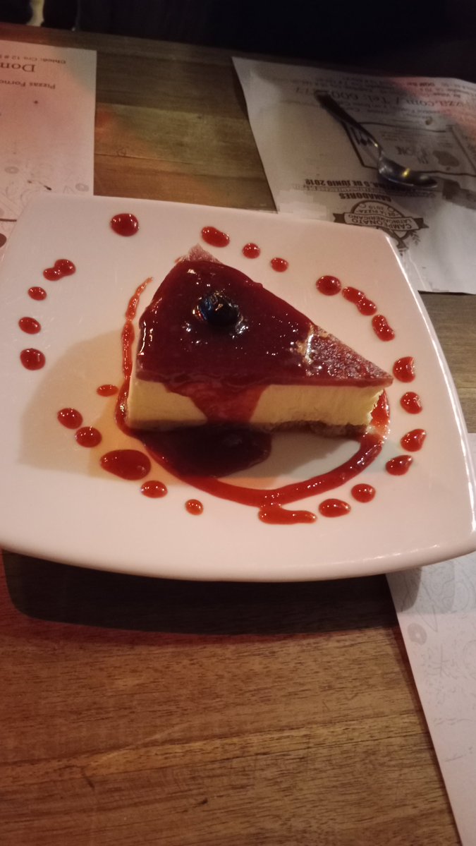 Danlett_Marvil's tweet photo. Dibujé una chica con la salsa de un cheesecake y una cuchara, what's your point... https://t.co/Oa5Qmn6DXy