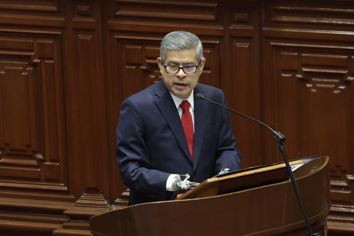 peru_check's tweet photo. 🔍#InformeEspecial | El pasado 20 de agosto, el premier Luis Galarreta acudió al Congreso para exponer la Política General de Gobierno. Tras su discurso, PerúCheck verificó sus afirmaciones, encontrando datos falsos, imprecisos y ciertos. 🧵👇
#FactChecking #KeikoFujimori #PCM https://t.co/Wm1jl8hIxp