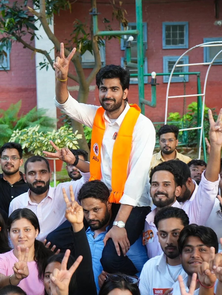 OPChoudhary_Ind's tweet photo. युवा शक्ति का उत्साह, ABVP की ऐतिहासिक जीत...
पंजाब यूनिवर्सिटी छात्रसंघ चुनाव में अखिल भारतीय विद्यार्थी परिषद की लगातार दूसरी बार ऐतिहासिक विजय पर परिषद के सभी कार्यकर्ताओं को हार्दिक बधाई एवं शुभकामनायें।
पूर्ण विश्वास है कि पार्षद के कार्यकर्ता विद्यार्थियों के भविष्य के लिये पूरी निष्ठा और समर्पण के साथ कार्य करते रहेंगे।

#ABVP